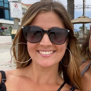 Meet your Posher, Daniella